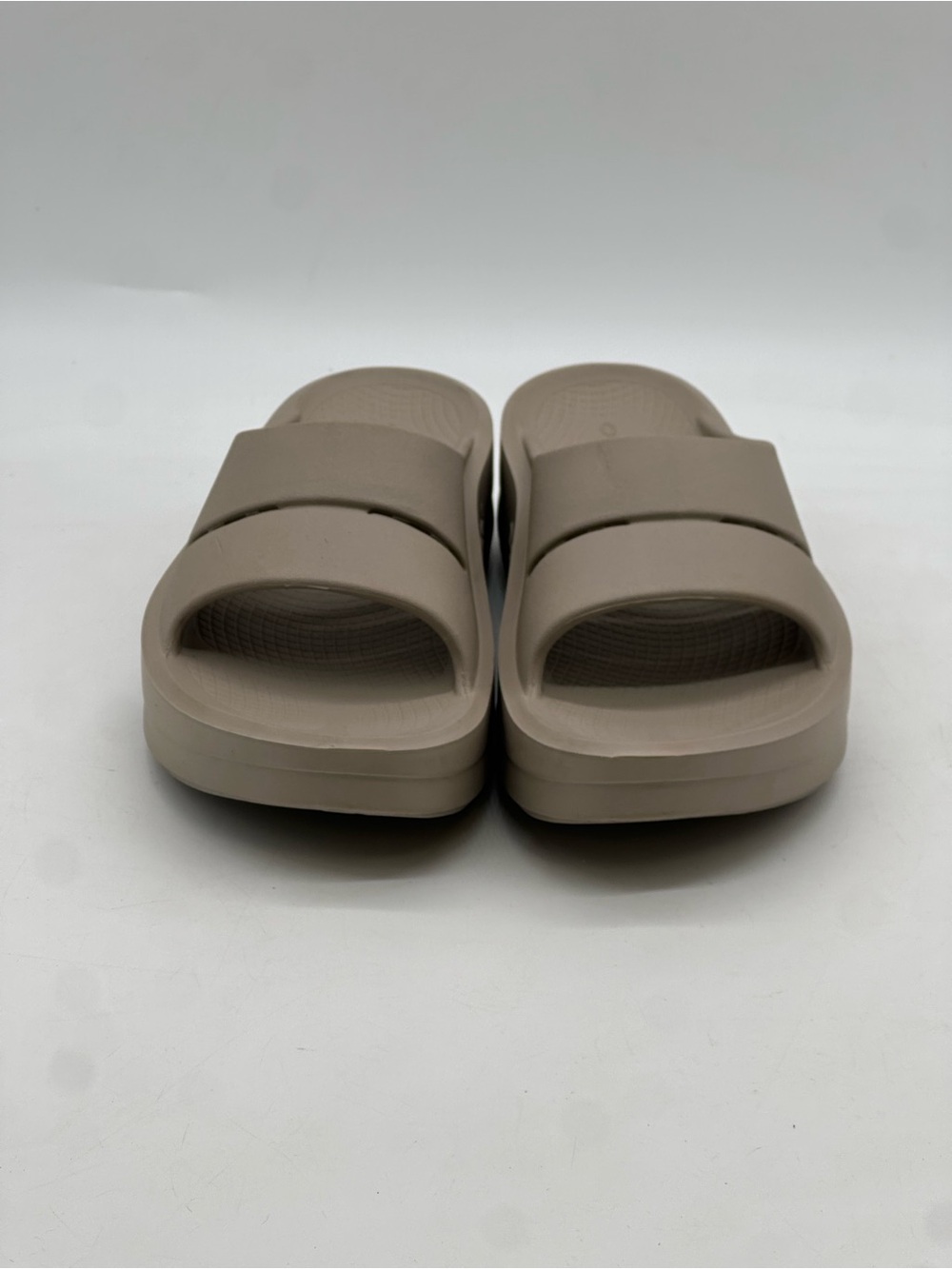 OOFOS OOmega OOahh Wedge Sandals. Size 8 - Picture 3 of 10